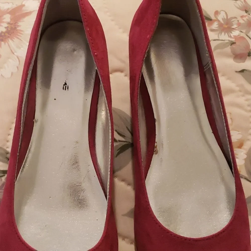American Eagle Fuchsia Slip On Platform Wedge Heels